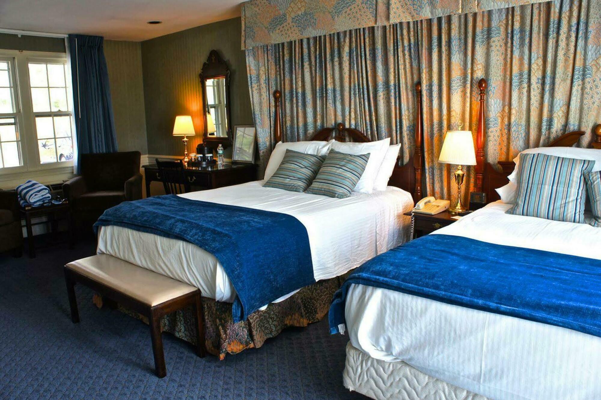 Inn At Mystic Exterior photo